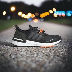 NEW Adidas Ultra Boost Winter.RDY Men’s 7.5 Black Signal Orange Sneakers EG9798